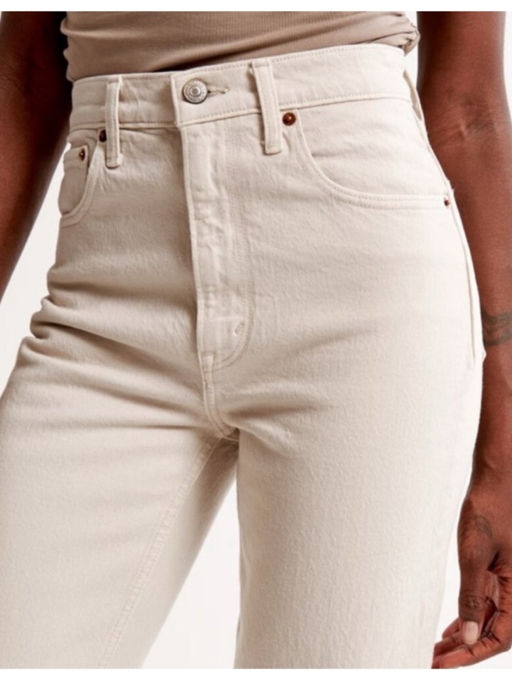 Abercrombie & Fitch High-Rise Straight Jeans in Cream